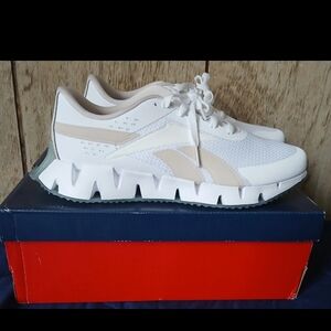 Reebok White and Beige Zig Kinetica Sneakers